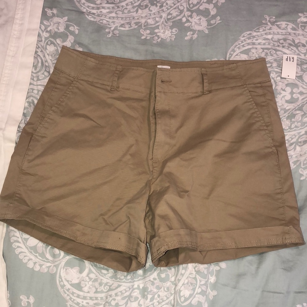 Gap Khaki Shorts NWT
